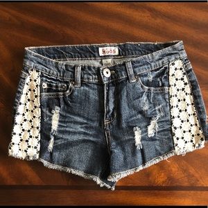 Mudd size 5 shorts with crochet design